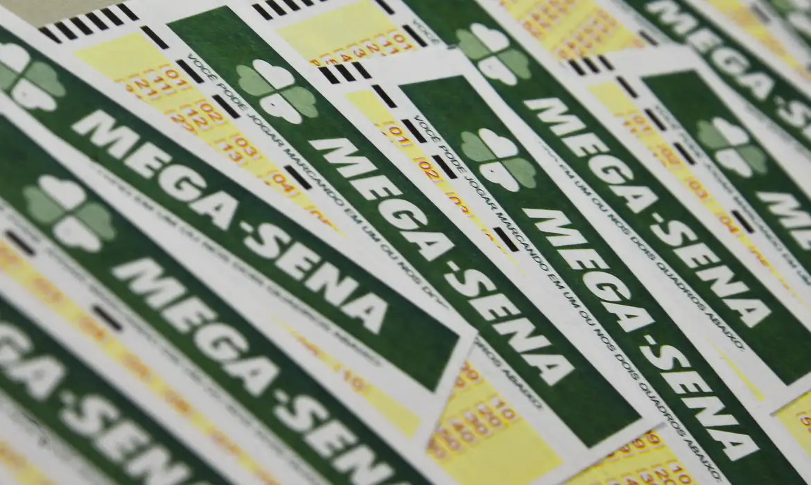 https://agenciabrasil.ebc.com.br/geral/noticia/2025-05/mega-sena-sorteia-nesta-quinta-feira-premio-acumulado-em-r-38-milhoes#:~:text=Mega%2DSena%20sorteia%20nesta%20quinta%2Dfeira%20pr%C3%AAmio%20acumulado%20em%20R%24%2038%20milh%C3%B5es